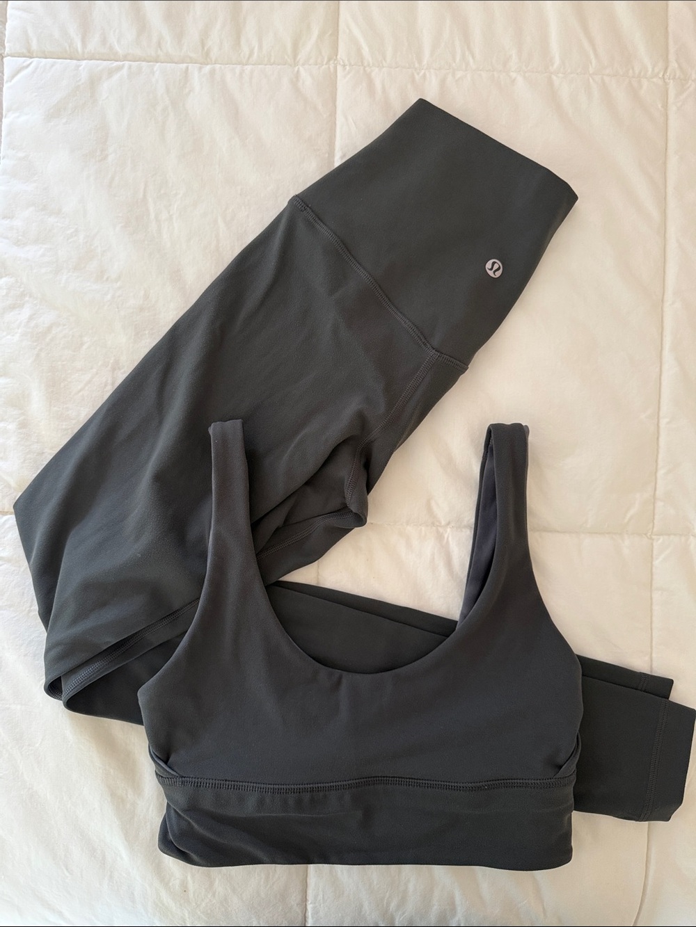 Lululemon Align Reversible Bra and Align High Rise Leggings 28”, size 4/2